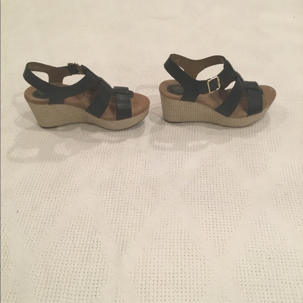CLARKS SANDALS - Picture 9 of 11
